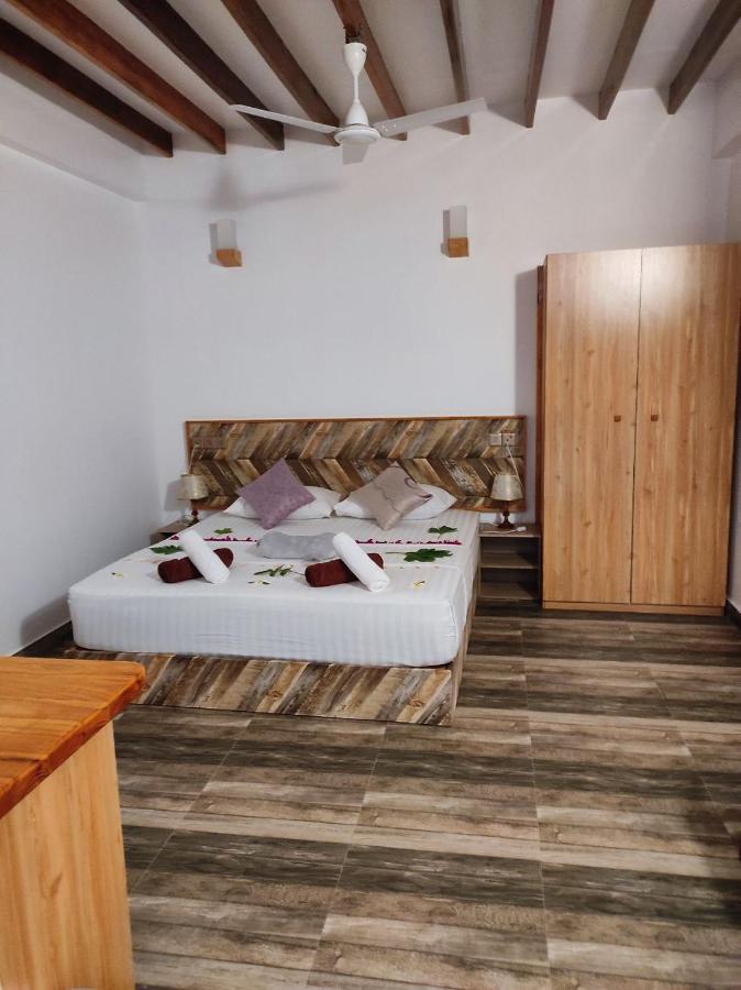 Cowry Inn Фулиду Екстериор снимка